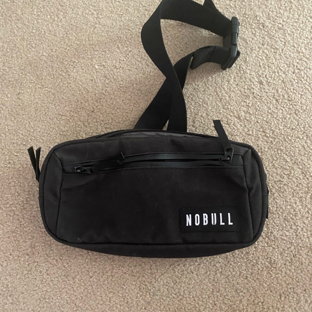 NOBULL Canvas Crossbody Bag | Black